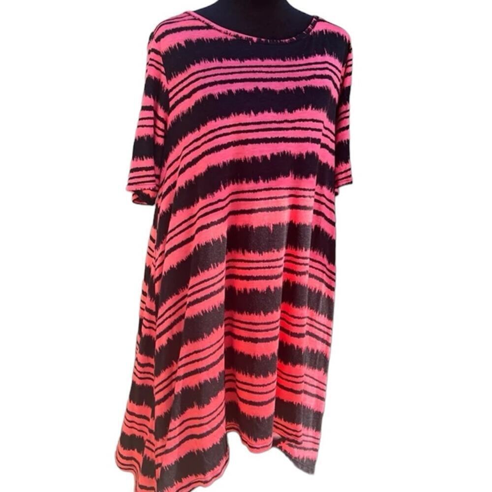 Emetla Stripe Short Sleeve Long Top, Handkerchief Hem, Women's size M